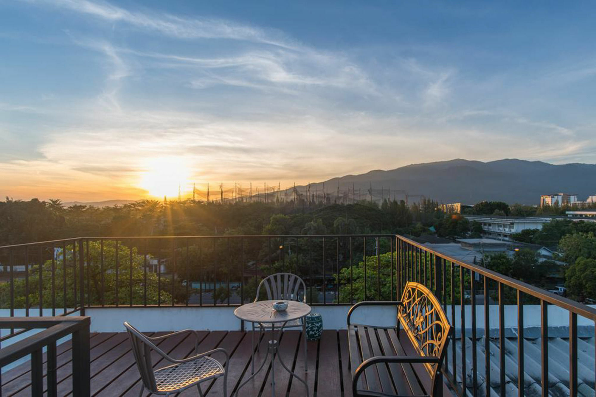 Rada Arak 79/4 Hostel Chiang Mai Ngoại thất bức ảnh